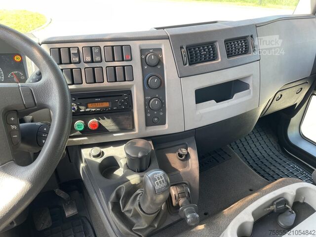 Resväska Volvo FL 240 Closed Box / 205.000 KM Original / Euro 5