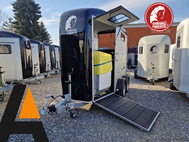 Przyczepa do przewozu koni Cheval Liberté Gold One Touring Frontausstieg direkt 