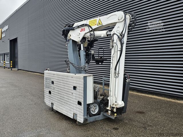 Tovornjak z žerjavom JKB KENNIS / 12R/62-2 Rollerkraan