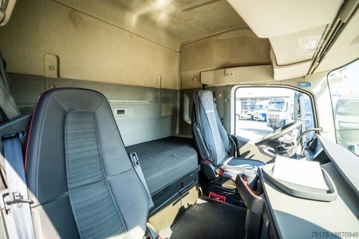 Standard tractor VOLVO FH 4 460