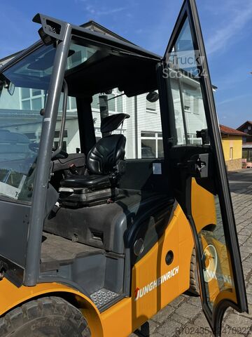رافعة شوكية jungheinrich DFG S50s