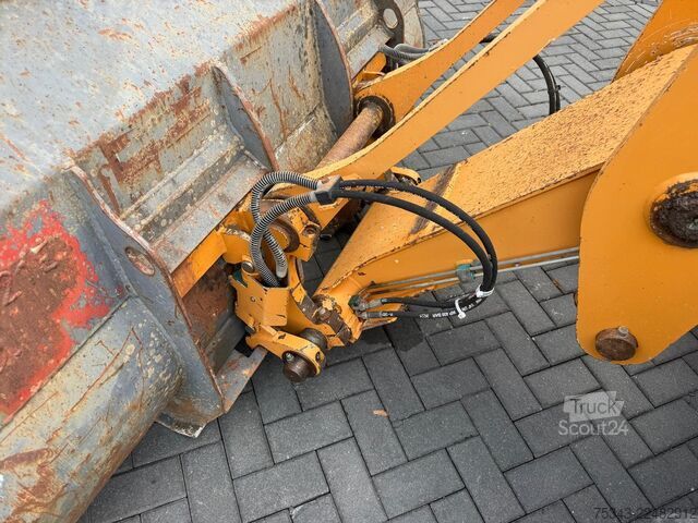 φορτωτής Case 121E Serie 3