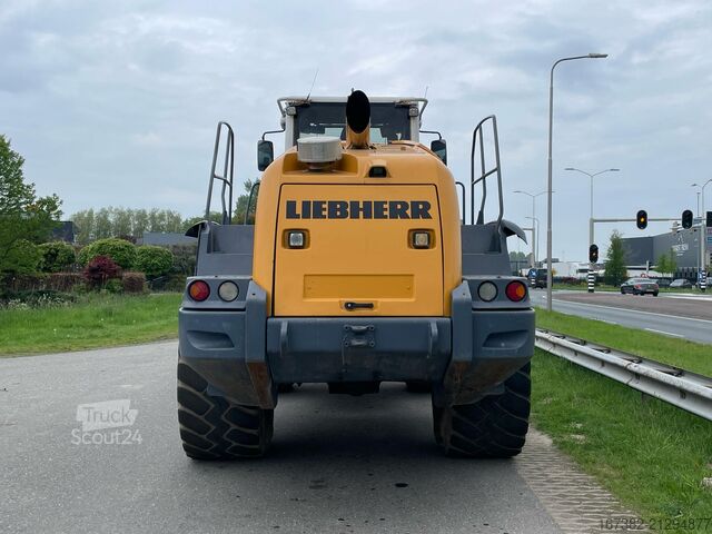 Chargeuse Liebherr L580