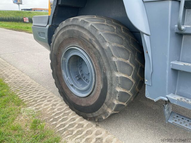 Chargeuse Liebherr L580