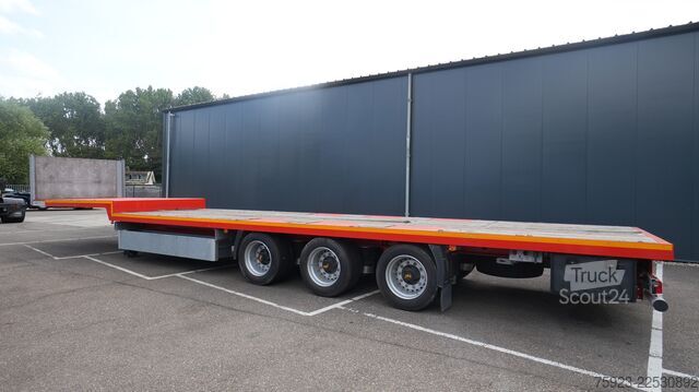 Pusiau mažo įkrovimo įrenginys Reistreyler 3 axle semi low loader unused