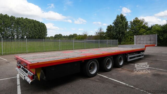Pusiau mažo įkrovimo įrenginys Reistreyler 3 axle semi low loader unused