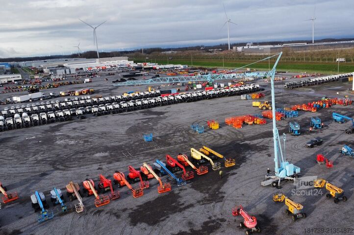 Мобільний вежовий кран Potain IGO32 Tri/A Mobile self-erecting tower c