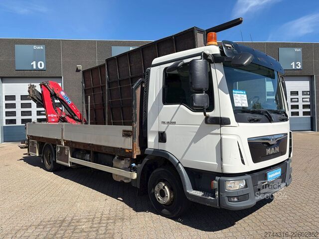 Grue montée sur camion MAN TGL 12.220