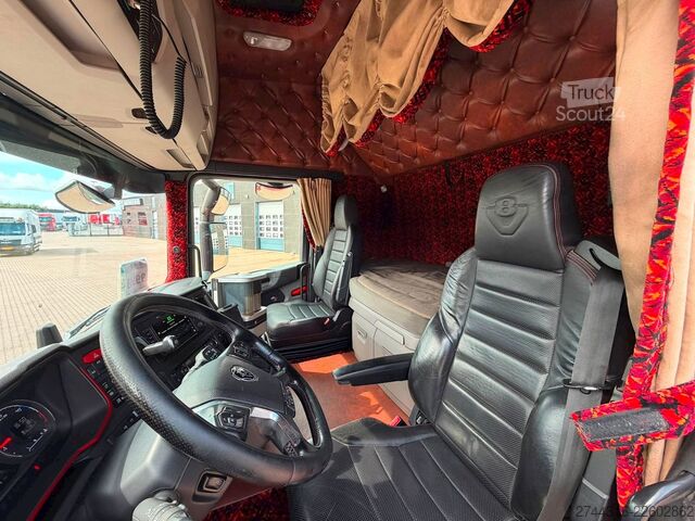 Standarta vilcējs SCANIA R650 6X2-2