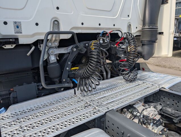 Štandardný ťahač MERCEDES-BENZ ACTROS 1851 LS GigaSpace, erst 71 Tkm