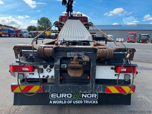 Jeřáb na nákladním automobilu SCANIA R490 8x2*6 Euro 6 Tipper / Crane HMF 3220 K6