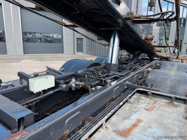 Jeřáb na nákladním automobilu SCANIA R490 8x2*6 Euro 6 Tipper / Crane HMF 3220 K6