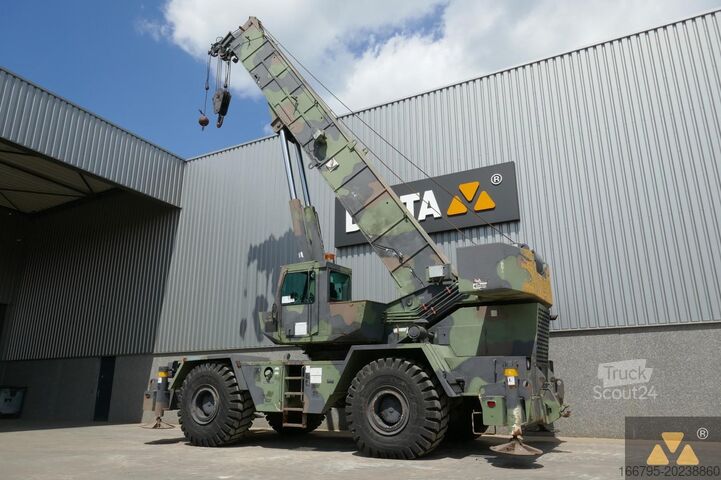 Grúa todoterreno Grove RT875 Ex-army