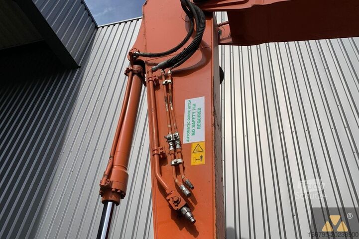 Vikšrinis ekskavatorius Hitachi ZX225USLC-6