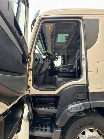 Standardní tahač IVECO Stralis 440S46*Flachdach*1 Bett*Retarder*TOP !!