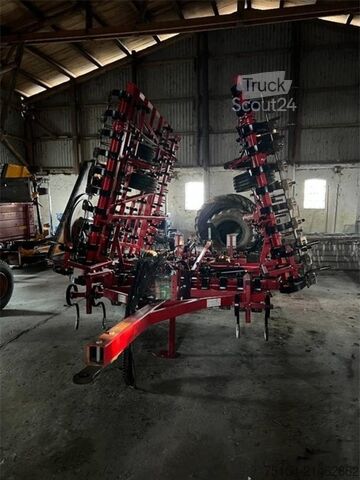 Cultivateur de champs Väderstad NZA 800