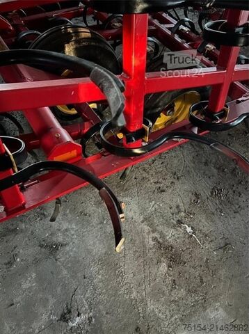 Cultivateur de champs Väderstad NZA 800