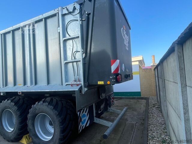 Izmetēja piekabe Fliegl ASW 391