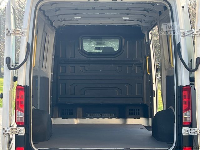 Panelvan VOLKSWAGEN CRAFTER 2,0 TDI KASTEN MASSAGE NAVI KLIMA PDC