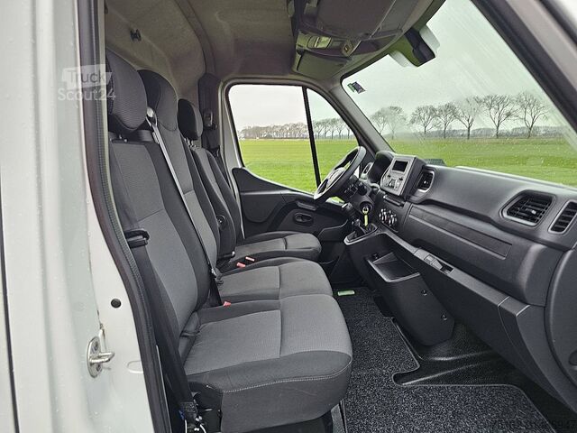 Kombi s vysokou strechou RENAULT MASTER 2.3 L3H2 Airco Euro6!