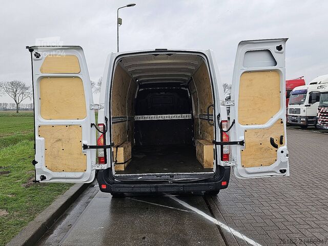 Kombi s vysokou strechou RENAULT MASTER 2.3 L3H2 Airco Euro6!