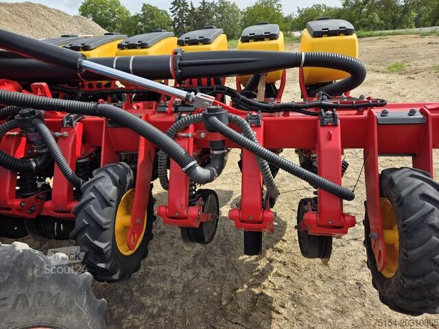 Semoir de précision Väderstad Tempo TPV 12 / TPL 12 Solitair Düngertank