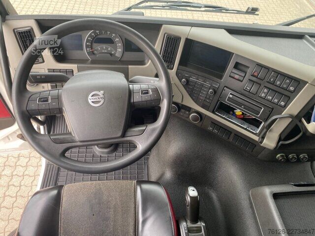 Autocamion cu caroserie tip cutie Volvo FM 330 6x2 Lenkachse/LBW/B?se/?berdach