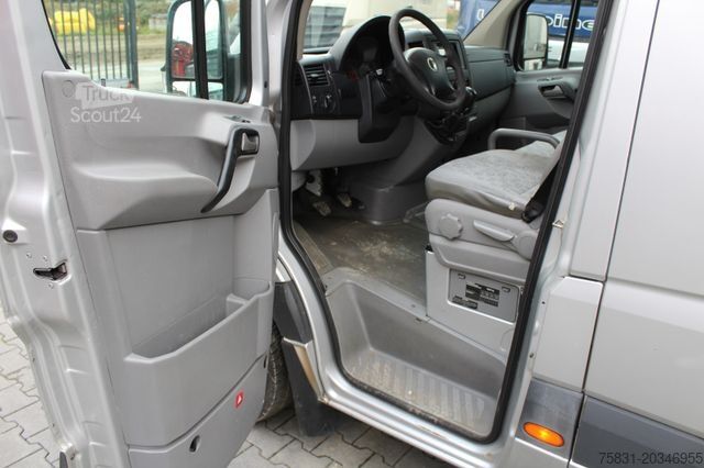 Fourgon surélevé VOLKSWAGEN Crafter 2.5 TDI Kasten 3,5 t + AHK, Klima,