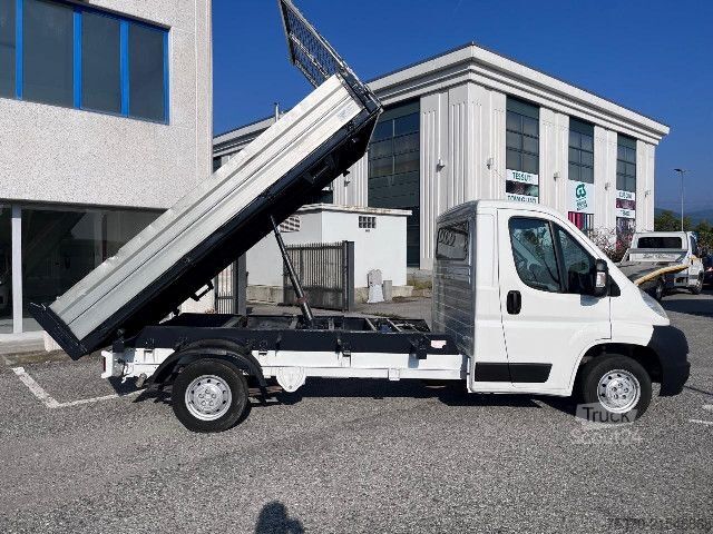 Tre-sidet tipbil Peugeot BOXER