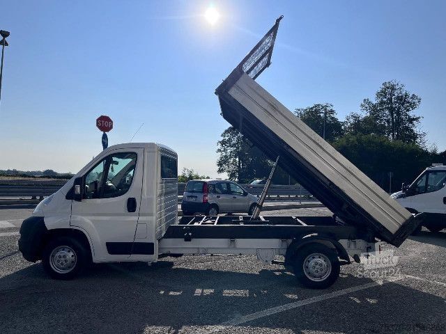 Tre-sidet tipbil Peugeot BOXER