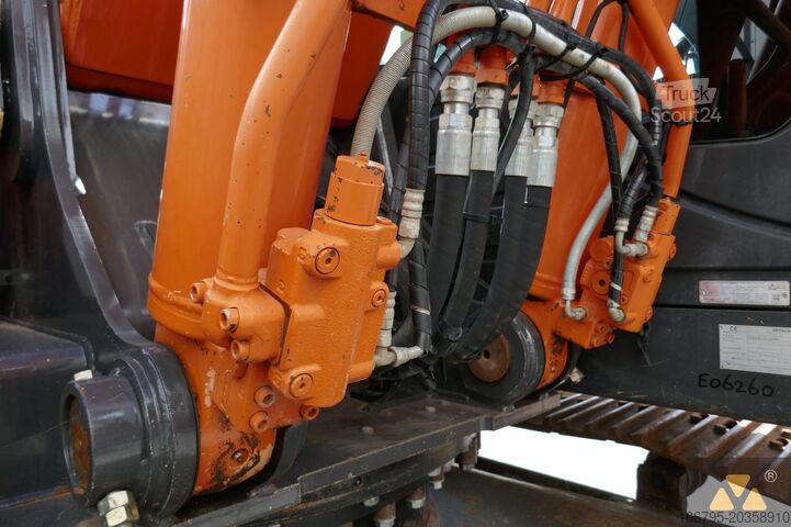 гусеничний екскаватор Hitachi ZX300LC-6