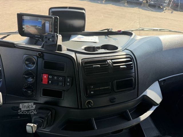 Camion frigorifique MERCEDES-BENZ ATEGO 1224 L Kühlkoffer 7,40 m LBW 2 T*THERMO