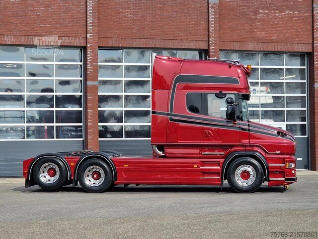 Scania T730 V8 Longline 6x2 - Showtruck - Aangepaste binnen- en buitenkant - Nieuwe lak - Nieuw inte Scania T730 V8 Longline 6x2 - Show truck - Custom in- ...