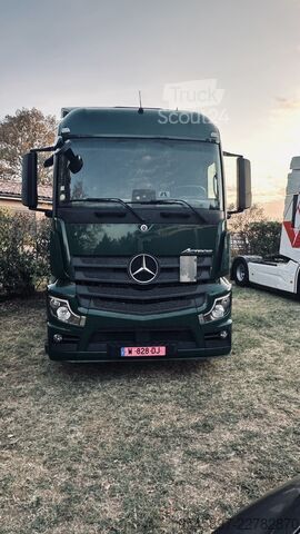 وحدة جرار قياسية Mercedes-Benz Actros 1845