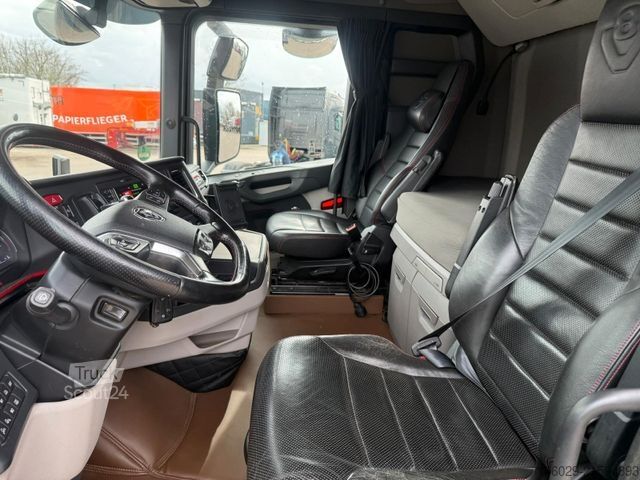 Standard nyergesvontató SCANIA S 580 V8 Twistlocks Schausteller