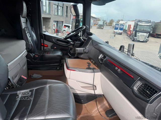 Standard nyergesvontató SCANIA S 580 V8 Twistlocks Schausteller