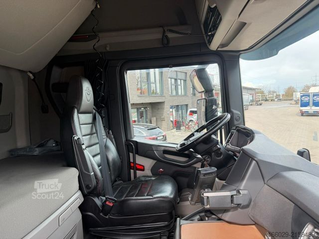 Standard nyergesvontató SCANIA S 580 V8 Twistlocks Schausteller