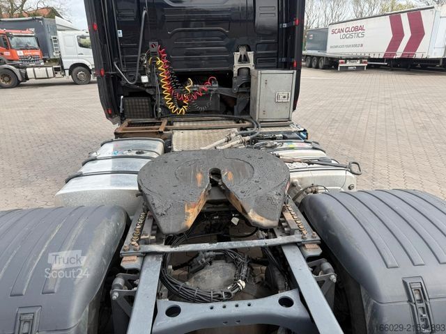 Standard nyergesvontató SCANIA S 580 V8 Twistlocks Schausteller