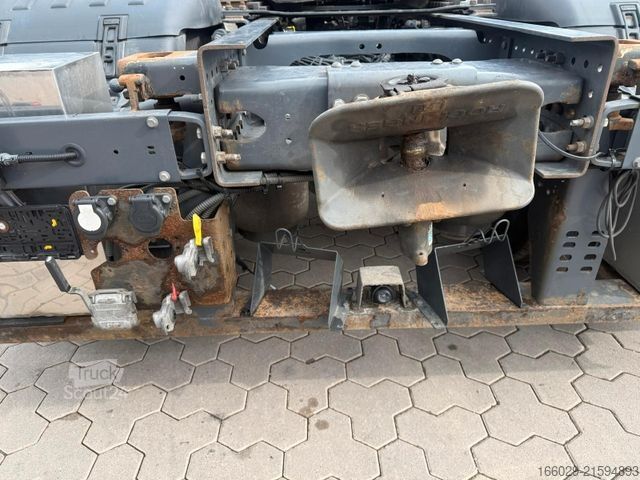 Standard nyergesvontató SCANIA S 580 V8 Twistlocks Schausteller