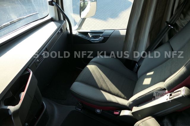 Maināms virsbūves kravas automobilis VOLVO FH 500 BDF Kühlkoffer Schmitz Retarder LBW