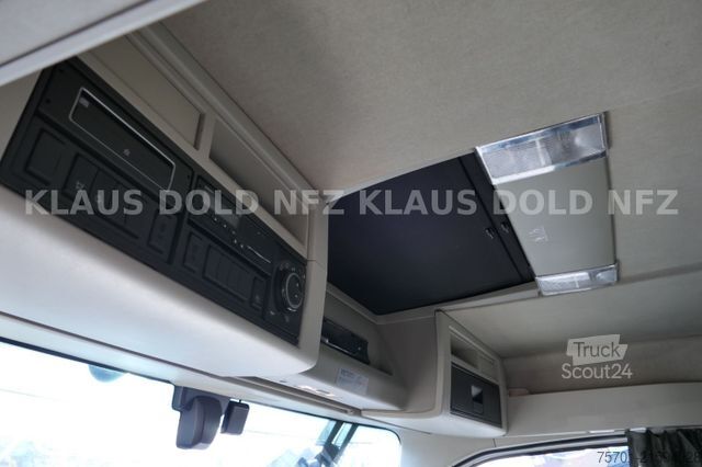 Maināms virsbūves kravas automobilis VOLVO FH 500 BDF Kühlkoffer Schmitz Retarder LBW