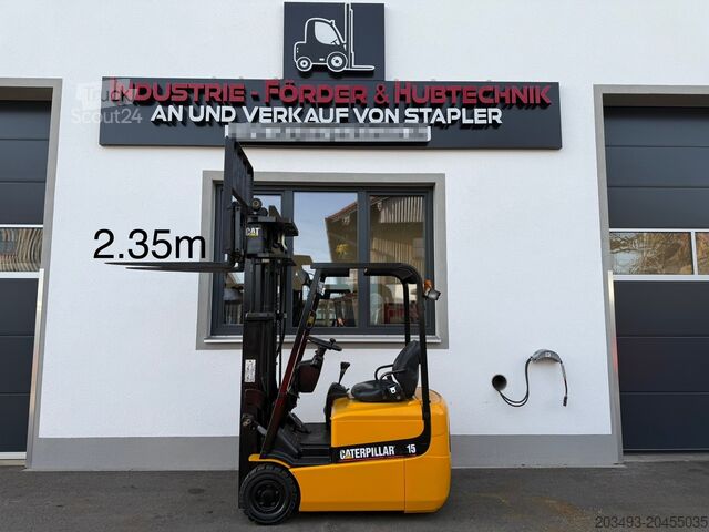 Viličar Caterpillar EP15