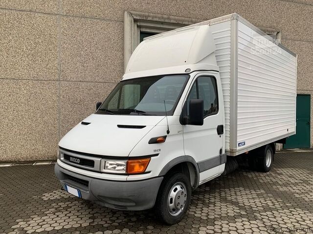 Fourgon tôlé Iveco Daily 35C11 - Furgone  - Km  85.000  -