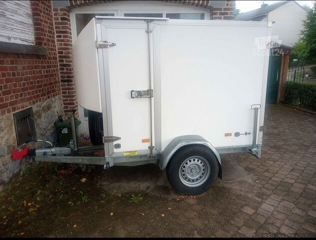 Reboque caixa fechada Hapert Sapphire