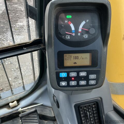 Lánctalpas kotrógép New Holland Kobelco E215