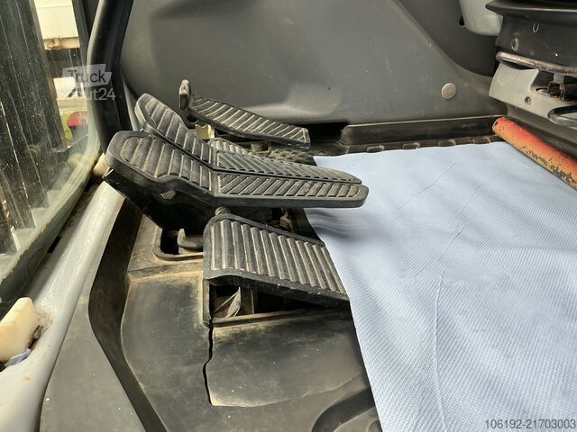 Lánctalpas kotrógép New Holland Kobelco E215