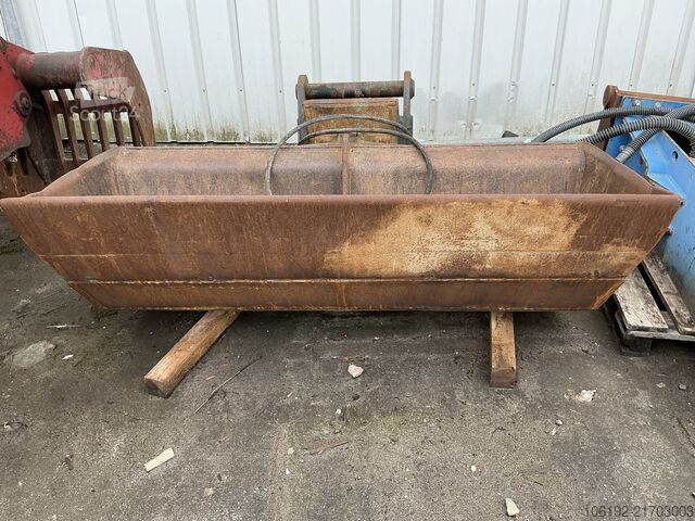 Lánctalpas kotrógép New Holland Kobelco E215