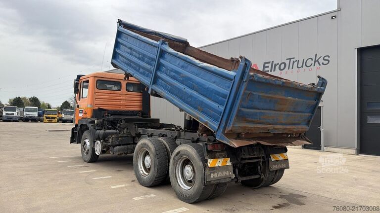 3-sānu pašizgāzējs MAN 26.272 (MANUAL PUMP / POMPE MANUELLE / LAMES / ...