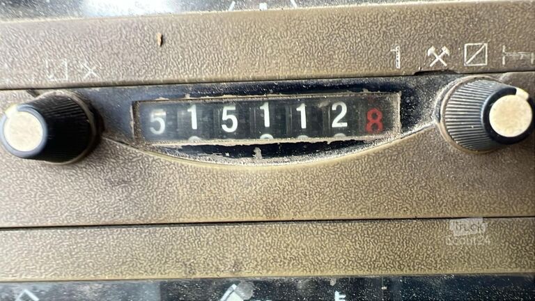 3-sānu pašizgāzējs MAN 26.272 (MANUAL PUMP / POMPE MANUELLE / LAMES / ...