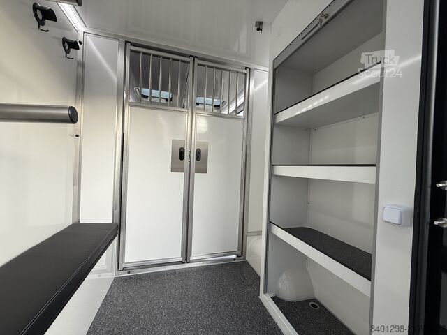 Transporteur de bétail MAN TGE 3.160 KRISMAR Pferdetransporter